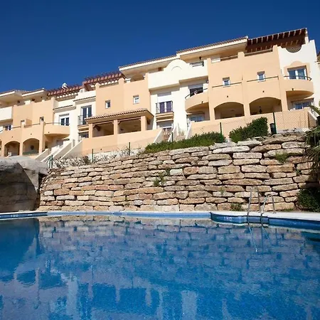 Luxury Apartamento Con Piscina Apartment *